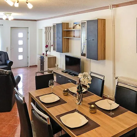 Schoenes Mit Terrasse Prázdninový dům Sommersdorf (Mecklenburg-Vorpommern)