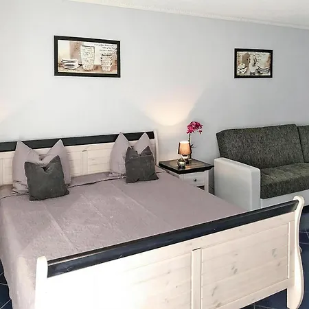 Holiday home Reihenhaeuser Mit Terrasse Am Kummerower In Sommersdorf *