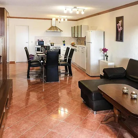 Schoenes Mit Terrasse Prázdninový dům Sommersdorf (Mecklenburg-Vorpommern)