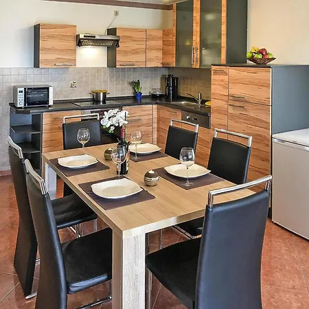 Schoenes Mit Terrasse * Sommersdorf (Mecklenburg-Vorpommern)