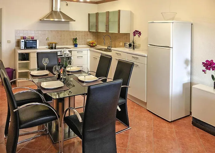 Schoenes Mit Terrasse * Sommersdorf (Mecklenburg-Vorpommern)