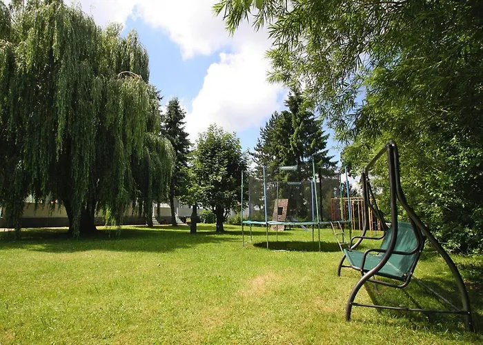 Schoenes Mit Terrasse 펜션